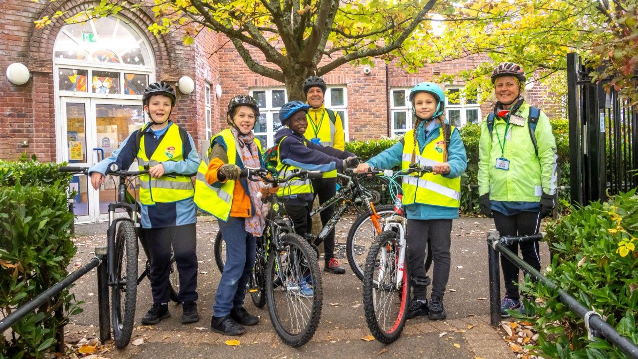 Dorset pupils urged to cycle to school