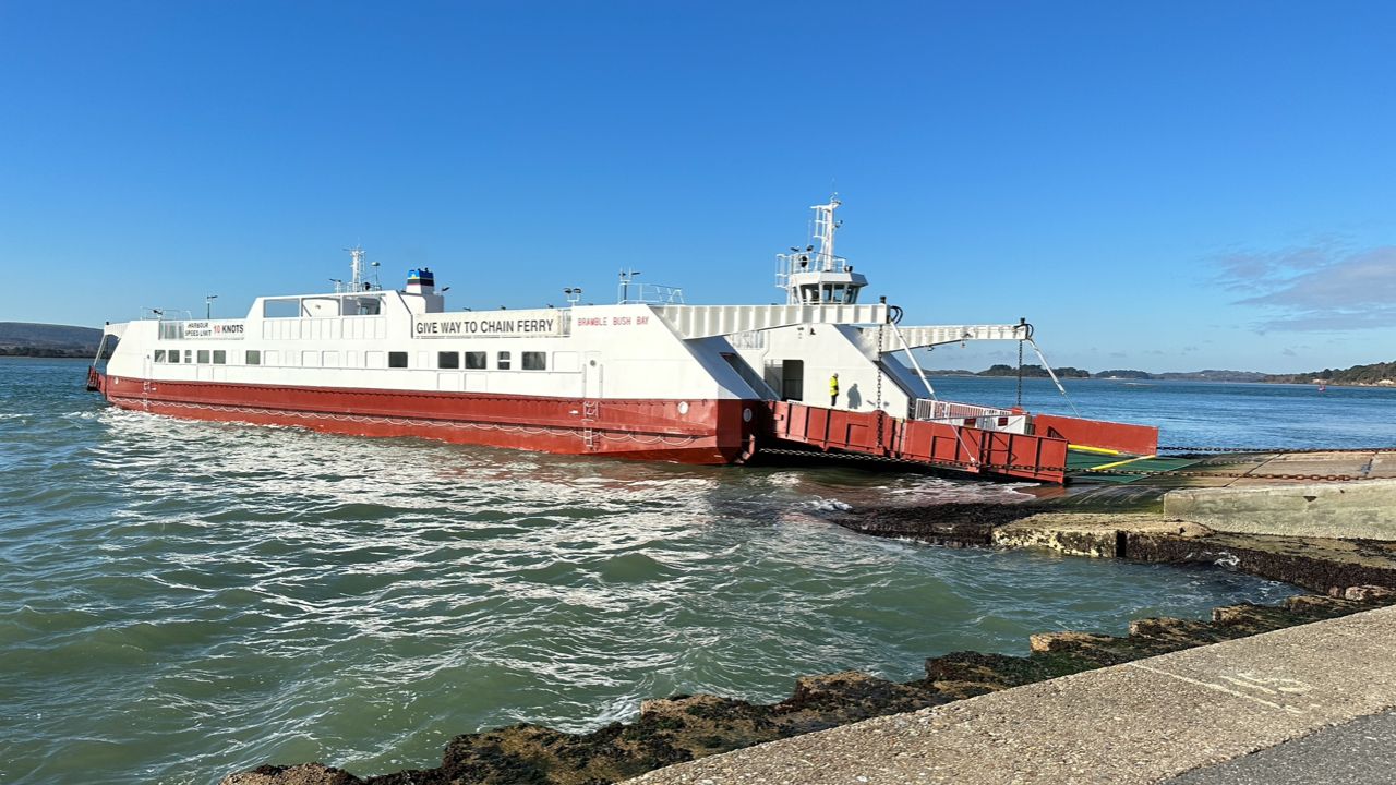 Sandbanks Ferry to close for seven-week refit