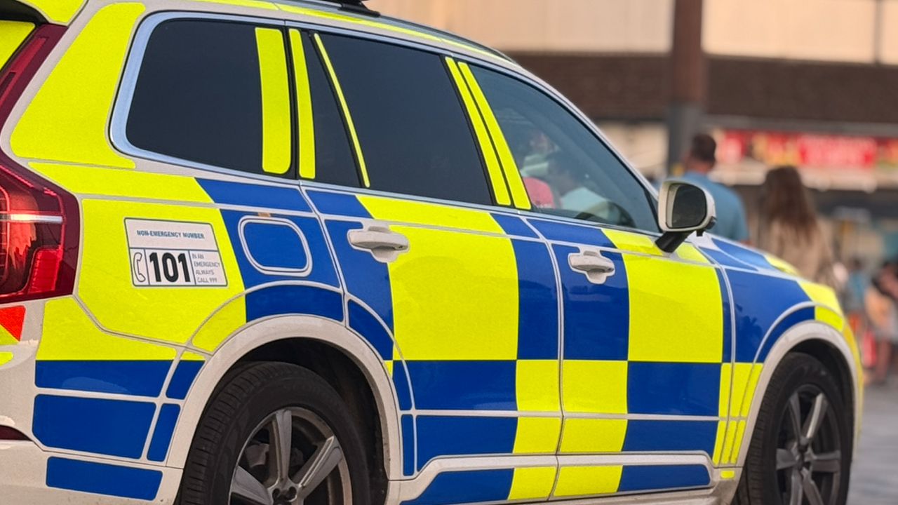 Poole man arrested after robbery report